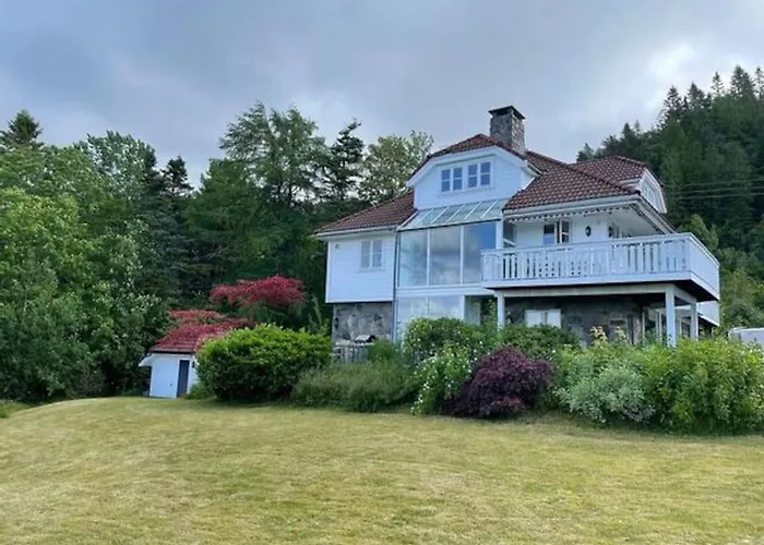 Panoramic Fjord View Near 卑爾根